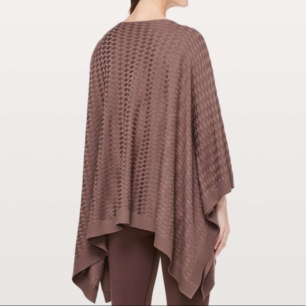 Lululemon Divinity Poncho Shawl Wrap NWT OS - Picture 3 of 16